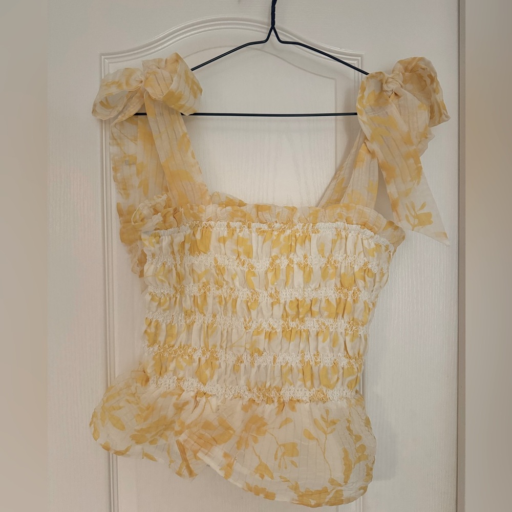 EN SAISON Ruched and Tie Strap Top